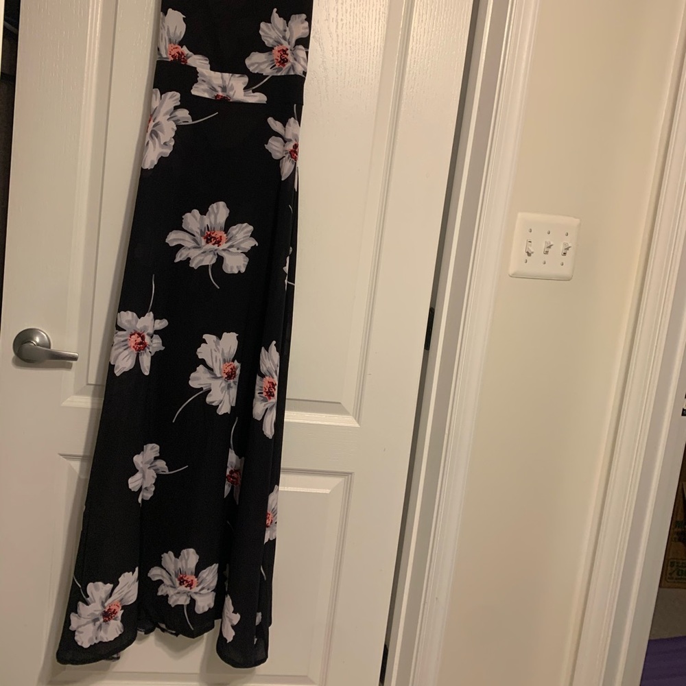 Backless dress